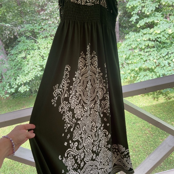 Hunter green sundress with white design - Picture 3 of 4